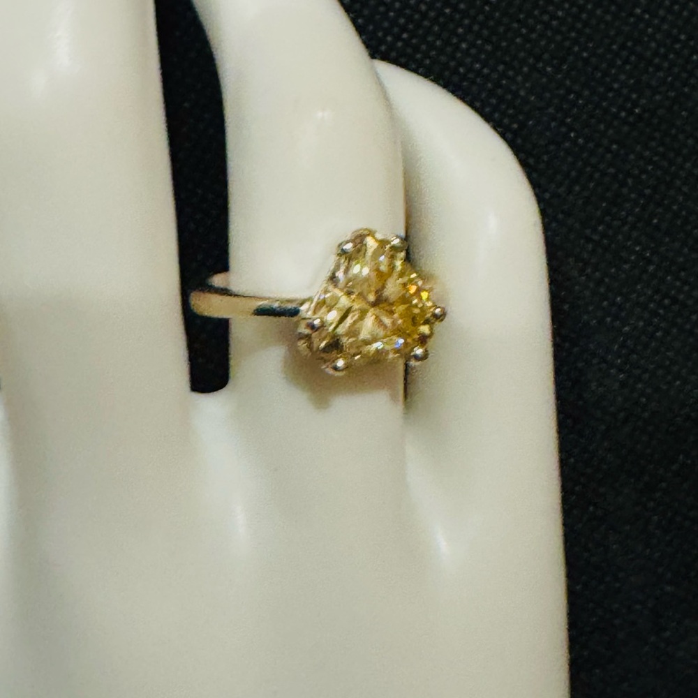 SAMPLES OF YELLOW/ CHAMPAGNE DIAMONDS RINGS - Picture 10 of 12
